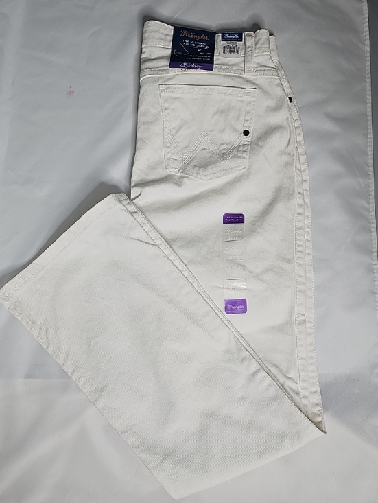 Wrangler Denim - Wrangler Off White Denim Straight-Leg Jeans